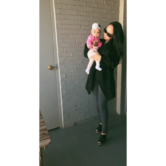 Meet your Posher! ❤️ - Picture 4 of 6